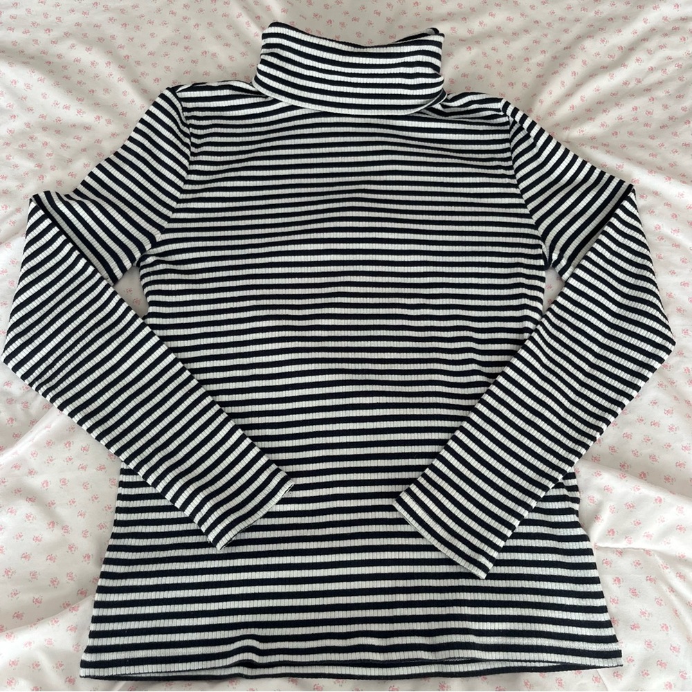 vintage Tommy Hilfiger navy striped turtleneck🎀🎀